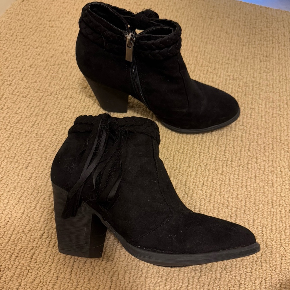 Fringe Ankle Bootz - Picture 2 of 8